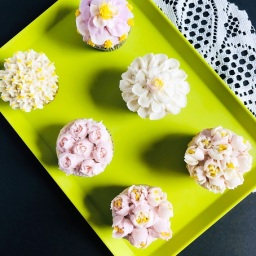 Dec 14:- Floral Cupcakes